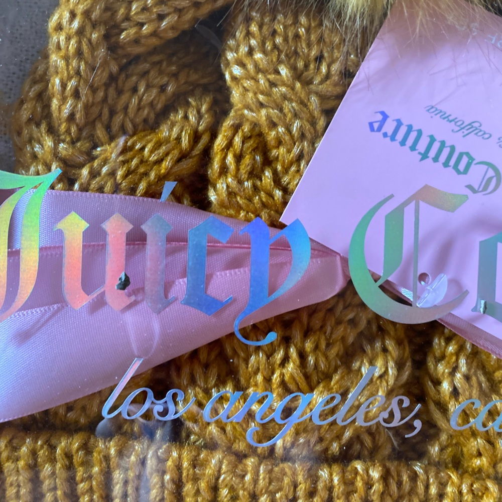 NWT Juicy Couture ONE SIZE Gold/Yellow 2 piece set w/ a beanie & scarf (in box) - Picture 2 of 5